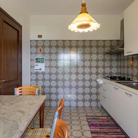 Gaggetto By Interhome * לאבנו-מומבלו